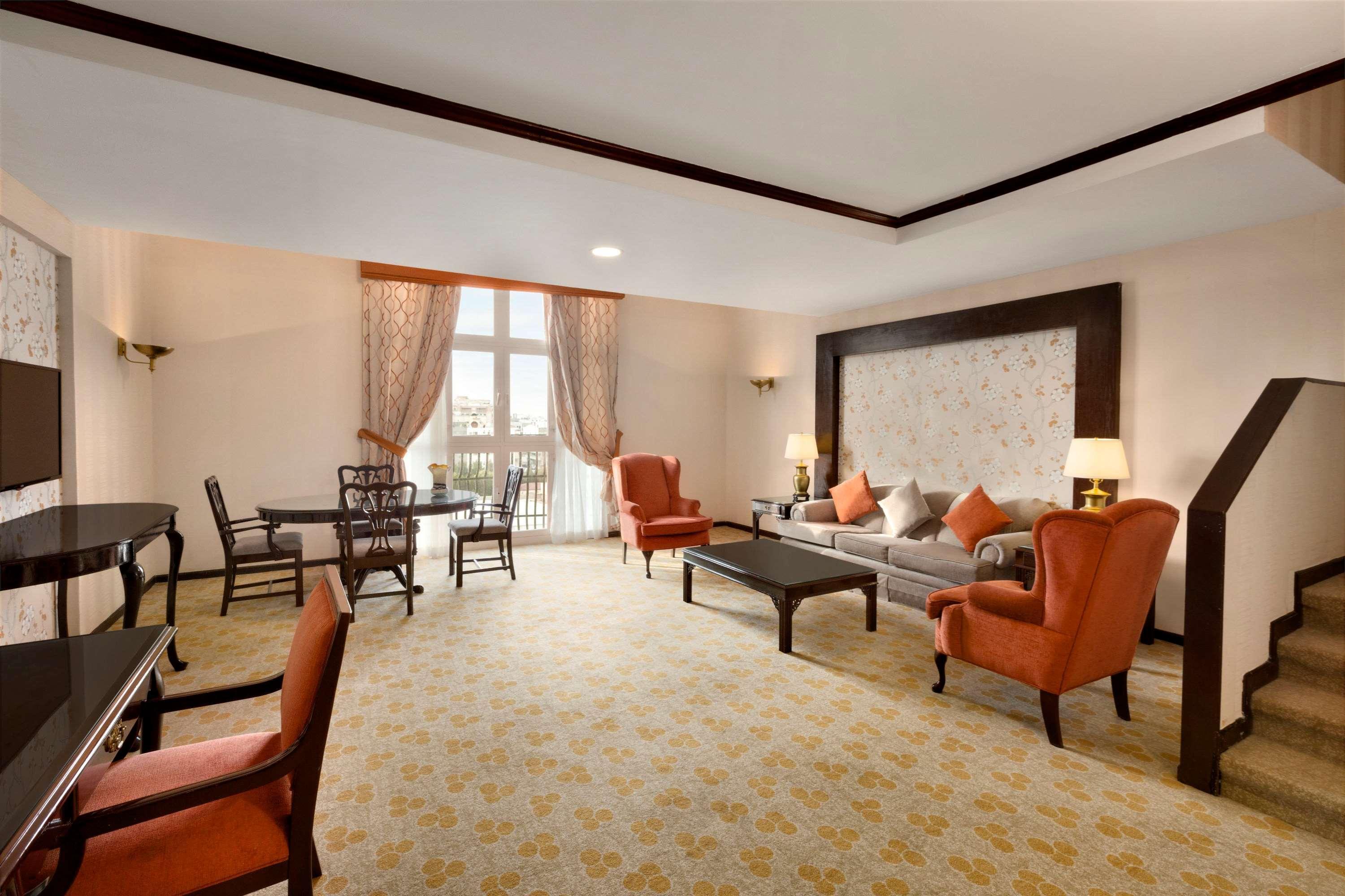 Hawthorn Suites By Wyndham Al Khobar Exterior photo